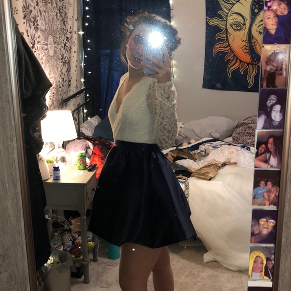 BEAUTIFUL DRESS - Picture 3 of 3